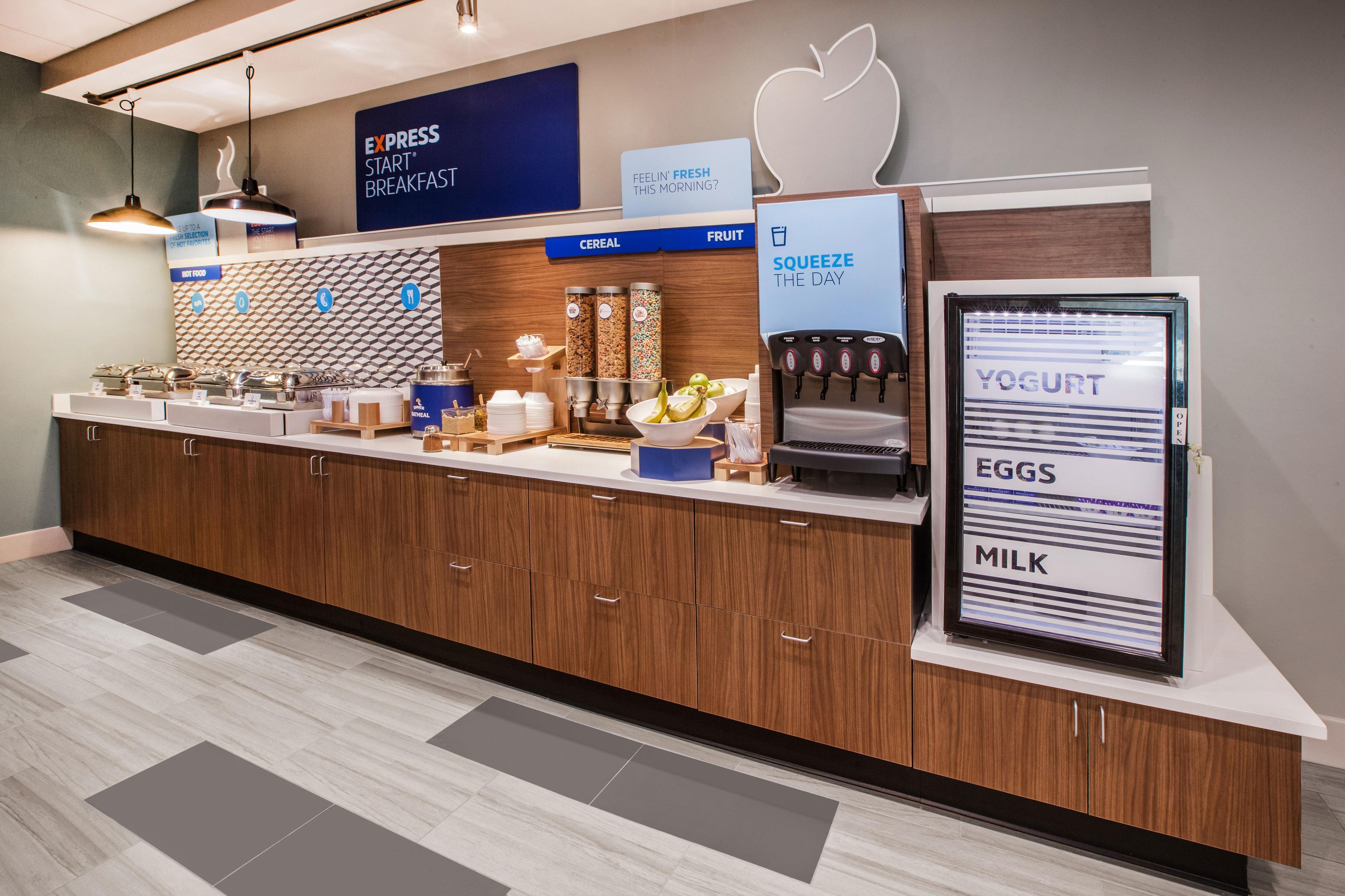 Holiday Inn Express & Suites Troy By Ihg Exterior foto